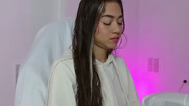 Snapshot of hantonella_ chatting on December 20, 3:30 pm hantonella online show from December 20, 3:30 pm