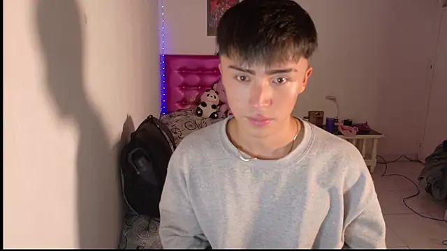 Snapshot of santi-fabulous chatting on December 21, 11:56 pm santi-fabulous online show from December 21, 11:56 pm