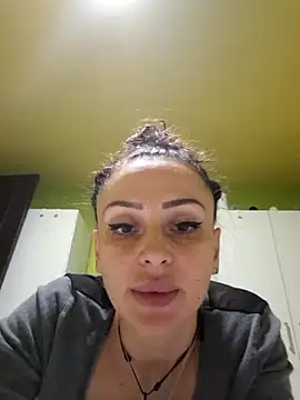 dolcevita002 online show from February 17, 9:06 am