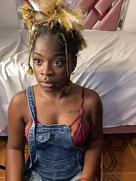 Snapshot of Tamara_Lubezkii chatting on February 23, 11:36 pm Tamara Lubezkii online show from February 23, 11:36 pm