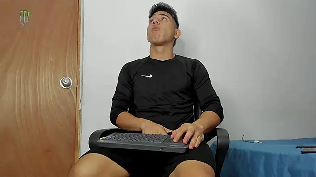 andrew rose  online show from February 16, 7:43 pm