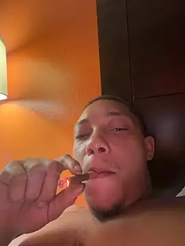 Snapshot of bigdaddy2xo chatting on July 11, 9:01 am bigdaddy2xo online show from July 11, 9:01 am
