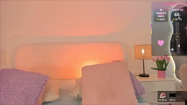 Snapshot of Megan-holly chatting on October 25, 8:47 pm Megan-holly online show from October 25, 8:47 pm