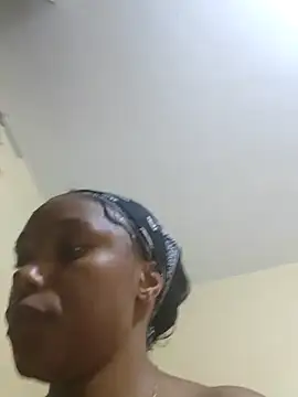 Missthigh online show from April 10, 6:40 am