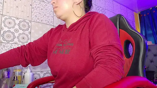Snapshot of Lina23_ chatting on October 15, 1:55 pm Lina23 online show from October 15, 1:55 pm