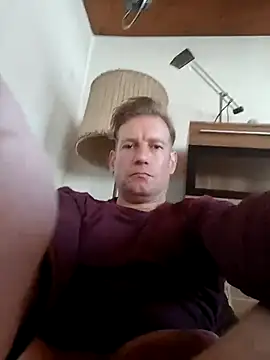 MArciQuarky online show from March 22, 8:18 am