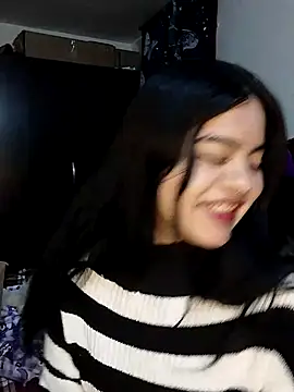 Snapshot of atena_hill chatting on February 22, 12:34 am atena hill online show from February 22, 12:34 am