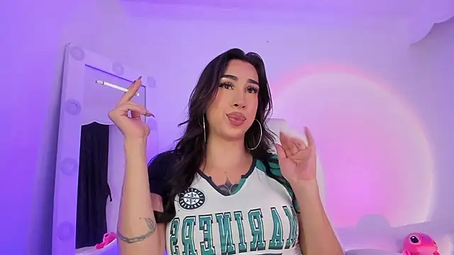 Snapshot of JulietaBomGV chatting on December 3, 6:37 am JulietaBomGV online show from December 3, 6:37 am