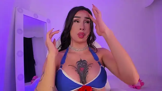 Snapshot of JulietaBomGV chatting on February 14, 8:21 am JulietaBomGV online show from February 14, 8:21 am