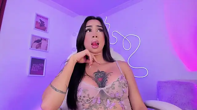 Snapshot of JulietaBomGV chatting on February 24, 12:41 am JulietaBomGV online show from February 24, 12:41 am