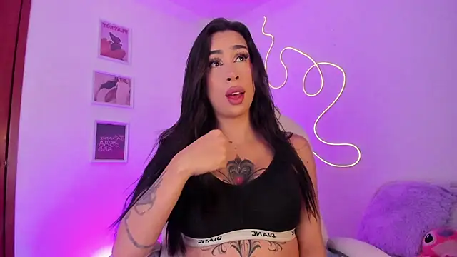 Snapshot of JulietaBomGV chatting on March 11, 9:45 am JulietaBomGV online show from March 11, 9:45 am