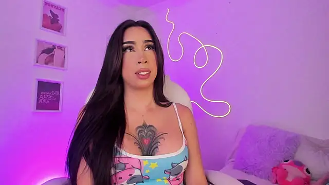 Snapshot of JulietaBomGV chatting on March 15, 4:13 am JulietaBomGV online show from March 15, 4:13 am