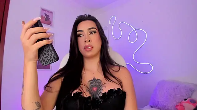 Snapshot of JulietaBomGV chatting on March 22, 6:11 am JulietaBomGV online show from March 22, 6:11 am