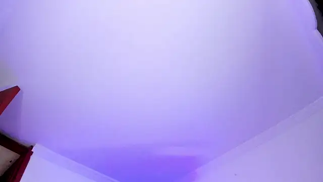 Snapshot of JulietaBomGV chatting on October 10, 12:20 am JulietaBomGV online show from October 10, 12:20 am