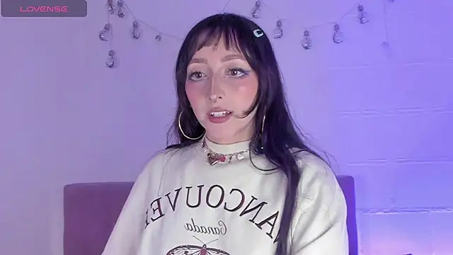 v1cky  online show from April 6, 10:54 pm