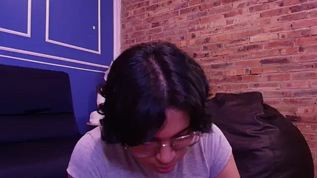 Emmapark  online show from November 22, 6:40 pm