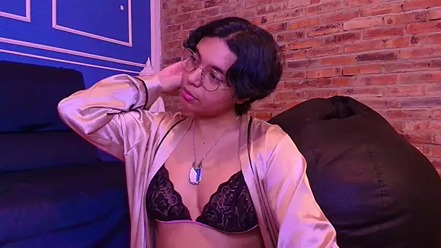 Emmapark  online show from November 25, 3:45 pm