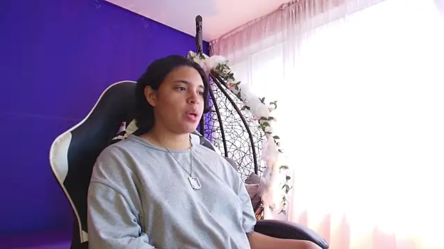 Emmapark  online show from February 15, 3:09 pm