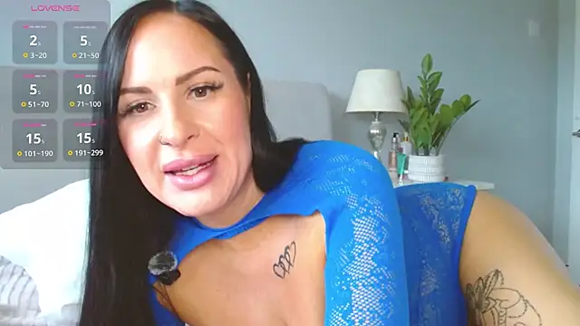 Layla UK online show from March 5, 10:11 am