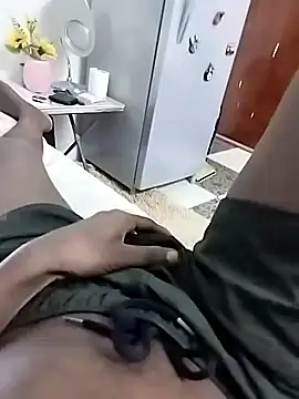 Snapshot of Krisdalil chatting on November 16, 8:14 pm Krisdalil online show from November 16, 8:14 pm