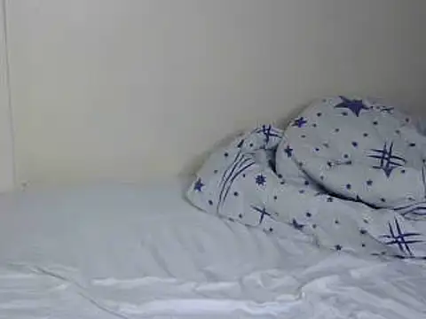 Snapshot of Novah_ chatting on February 18, 3:53 am Novah online show from February 18, 3:53 am