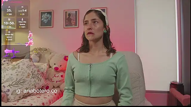 KittyAna online show from November 11, 7:36 pm