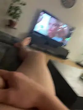 Snapshot of moi_seul chatting on December 8, 9:19 pm moi seul online show from December 8, 9:19 pm