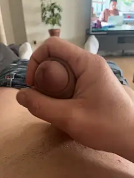 Snapshot of moi_seul chatting on December 11, 1:28 pm moi seul online show from December 11, 1:28 pm