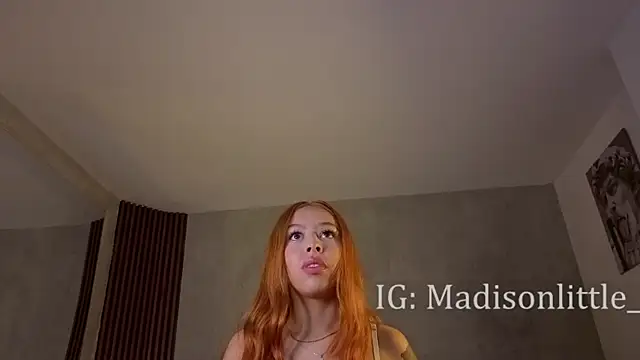 Snapshot of madison_little_ chatting on May 11, 4:04 pm madison little online show from May 11, 4:04 pm