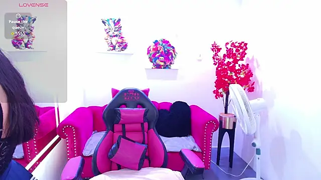 Miss dolly  online show from April 16, 12:28 pm