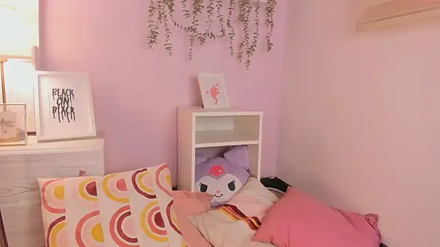 Snapshot of little-natt chatting on March 13, 1:29 pm little-natt online show from March 13, 1:29 pm