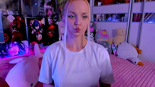 Snapshot of Cute__Pony chatting on June 25, 9:52 pm Cute Pony online show from June 25, 9:52 pm
