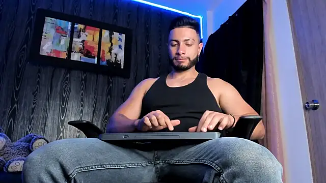 Snapshot of Mark_Buffet02 chatting on February 3, 3:49 pm Mark Buffet02 online show from February 3, 3:49 pm