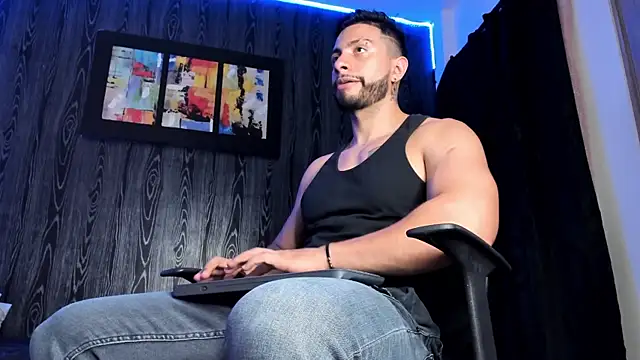 Snapshot of Mark_Buffet02 chatting on February 17, 9:52 pm Mark Buffet02 online show from February 17, 9:52 pm