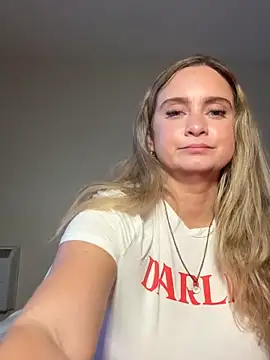 Sophie Raegan online show from April 16, 2:18 pm