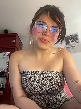 Snapshot of dayis_butera chatting on December 21, 2:13 pm dayis butera online show from December 21, 2:13 pm