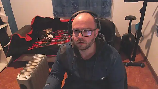 ravingr4d4 online show from March 2, 10:38 pm