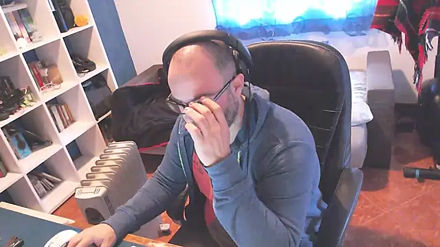 ravingr4d4 online show from March 6, 9:14 am