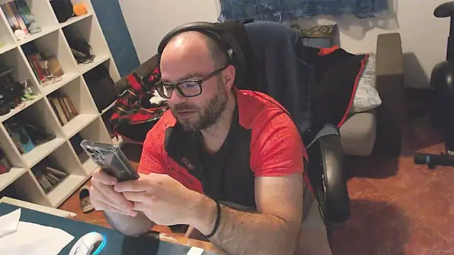 ravingr4d4 online show from March 7, 12:58 am