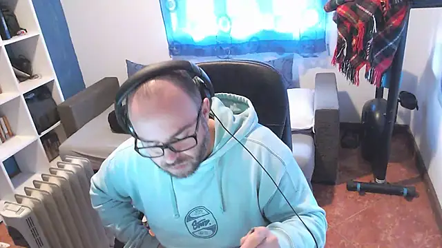 ravingr4d4 online show from March 12, 9:12 am