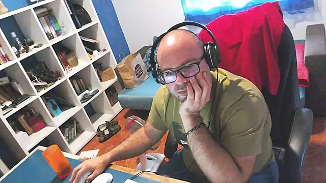 ravingr4d4 online show from September 9, 12:59 pm