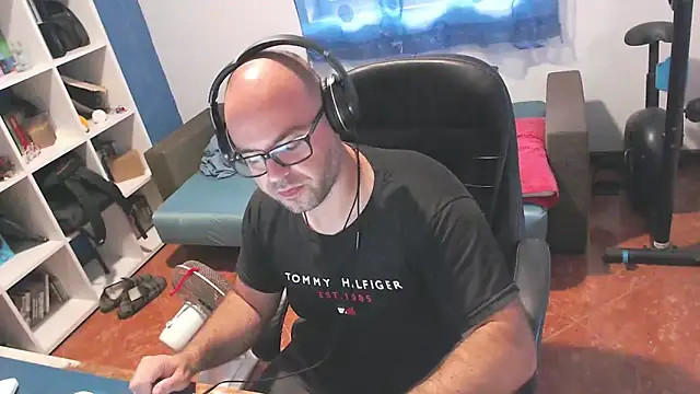 ravingr4d4 online show from September 10, 8:25 am