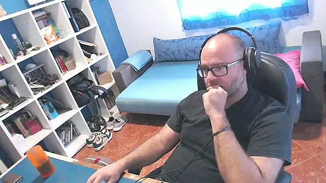 ravingr4d4 online show from September 13, 1:33 pm