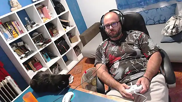 ravingr4d4 online show from September 22, 8:33 pm