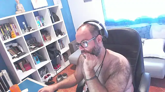 ravingr4d4 online show from October 7, 9:39 am