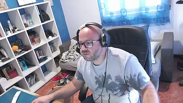 ravingr4d4 online show from October 16, 1:01 pm