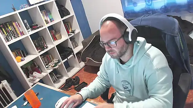 ravingr4d4 online show from November 14, 11:42 am