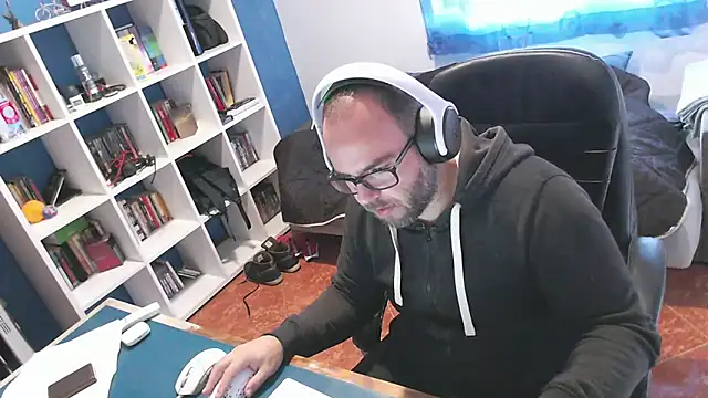 ravingr4d4 online show from November 19, 9:31 am