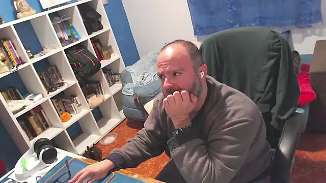 ravingr4d4 online show from February 18, 12:06 am