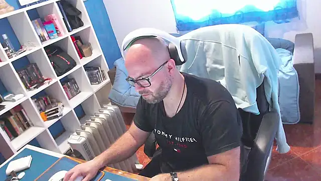 ravingr4d4 online show from March 3, 11:27 am